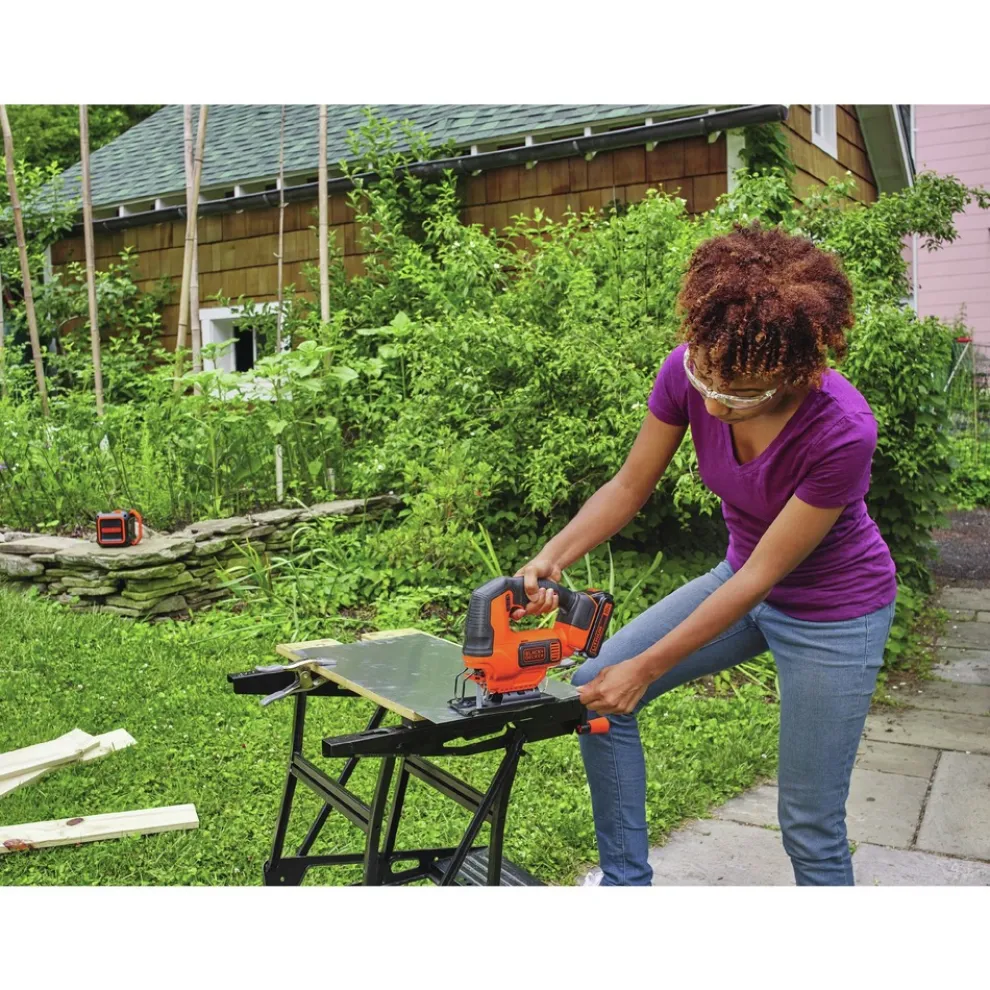 Black & Decker 20V MAX POWERCONNECT Lithium-Ion Brushed Cordless Jig Saw Kit (1.5 Ah)