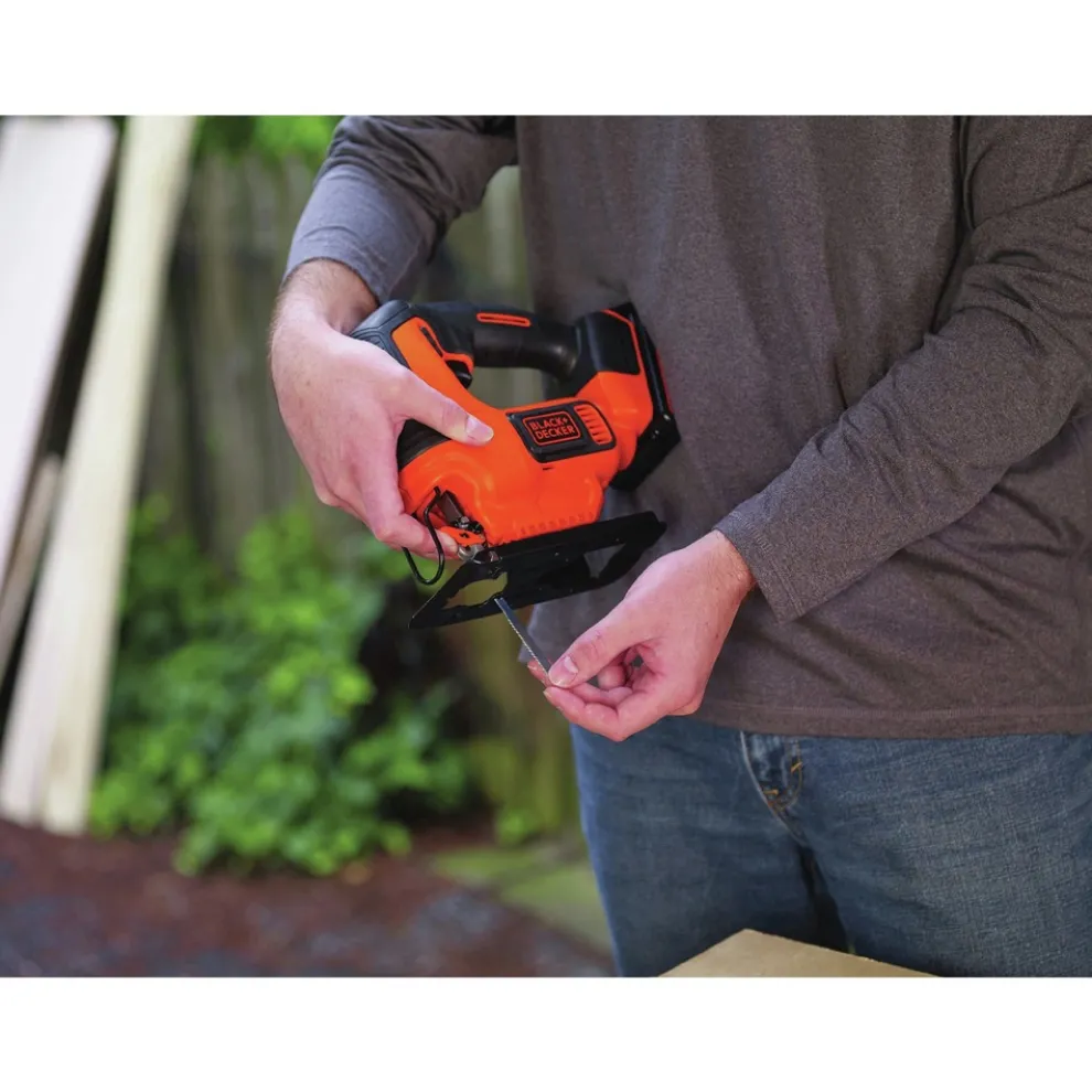 Black & Decker 20V MAX POWERCONNECT Lithium-Ion Brushed Cordless Jig Saw Kit (1.5 Ah)