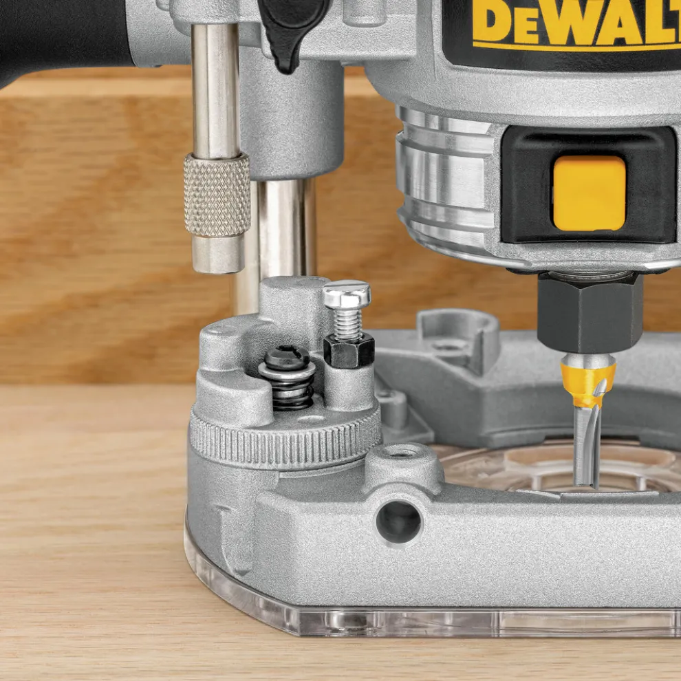 Dewalt 110V 7 Amp Variable Speed 1-1/4 HP Corded Compact Router with LED Combo Kit