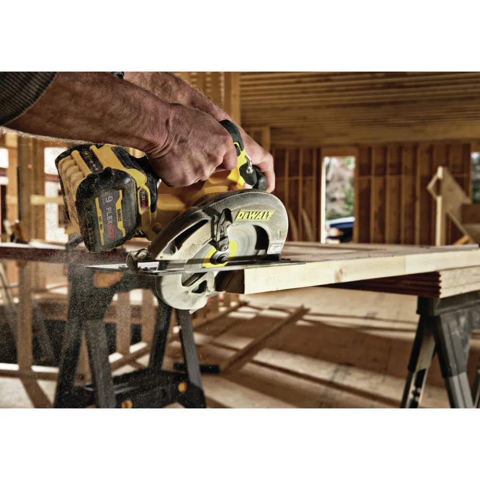 Dewalt 60V MAX FLEXVOLT Brushless 7-1/4 in. Cordless Circular Saw with Electric Brake (Tool Only) - DCS578B