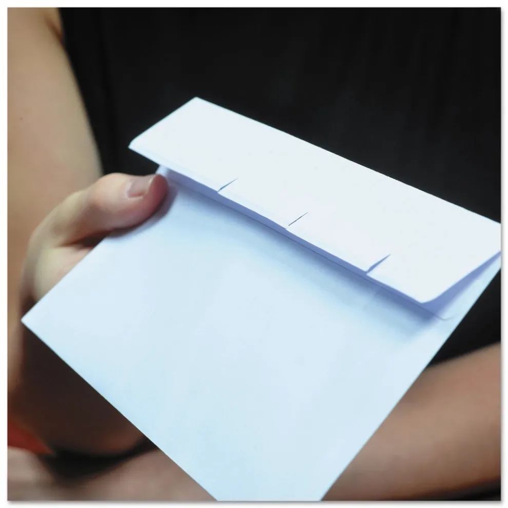Quality Park 3.88 in. x 8.88 in. #9 Commercial Flap Self-Adhesive Closure Reveal-N-Seal Envelope - White (500/Box)