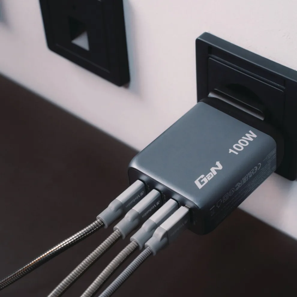Verbatim 100 Watts 4-Port GaN Wall Charger - Black/Gray