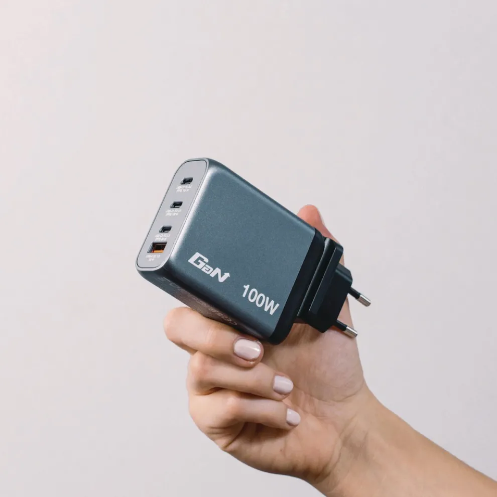 Verbatim 100 Watts 4-Port GaN Wall Charger - Black/Gray