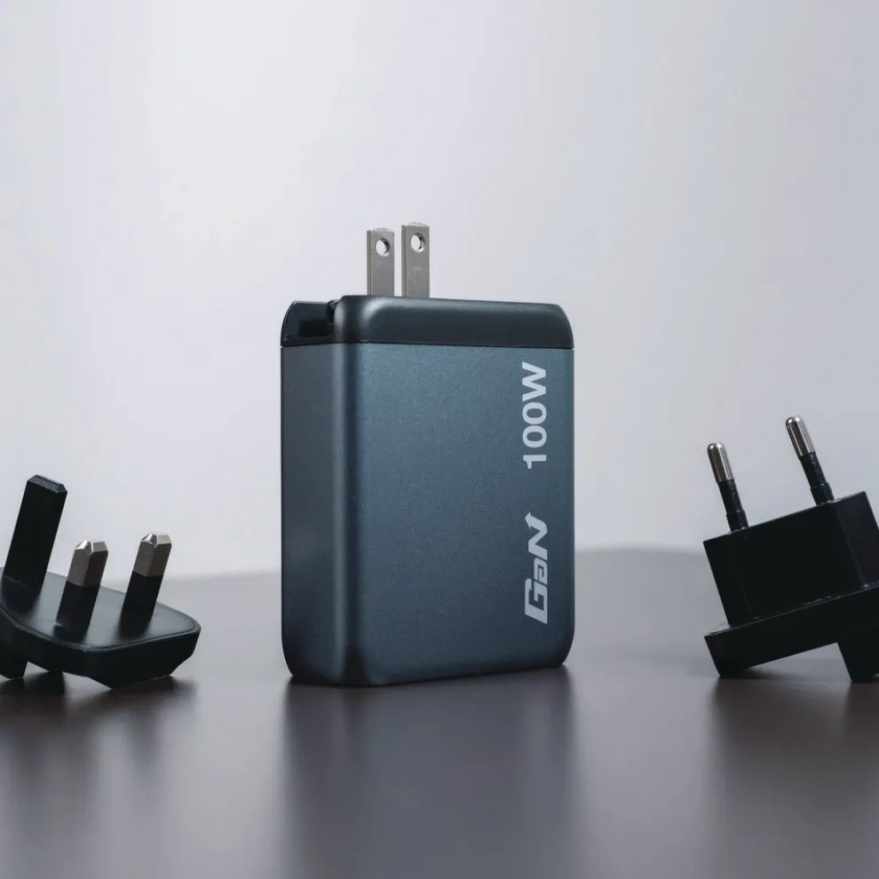 Verbatim 100 Watts 4-Port GaN Wall Charger - Black/Gray